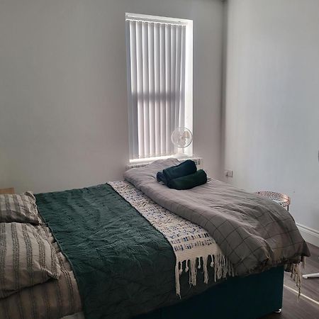 1 Bed Flat, Airport Pick, Drop Available Fibre Broadband, New, Washer Dryer, 10 Mins From City Centre Dartford Bagian luar foto