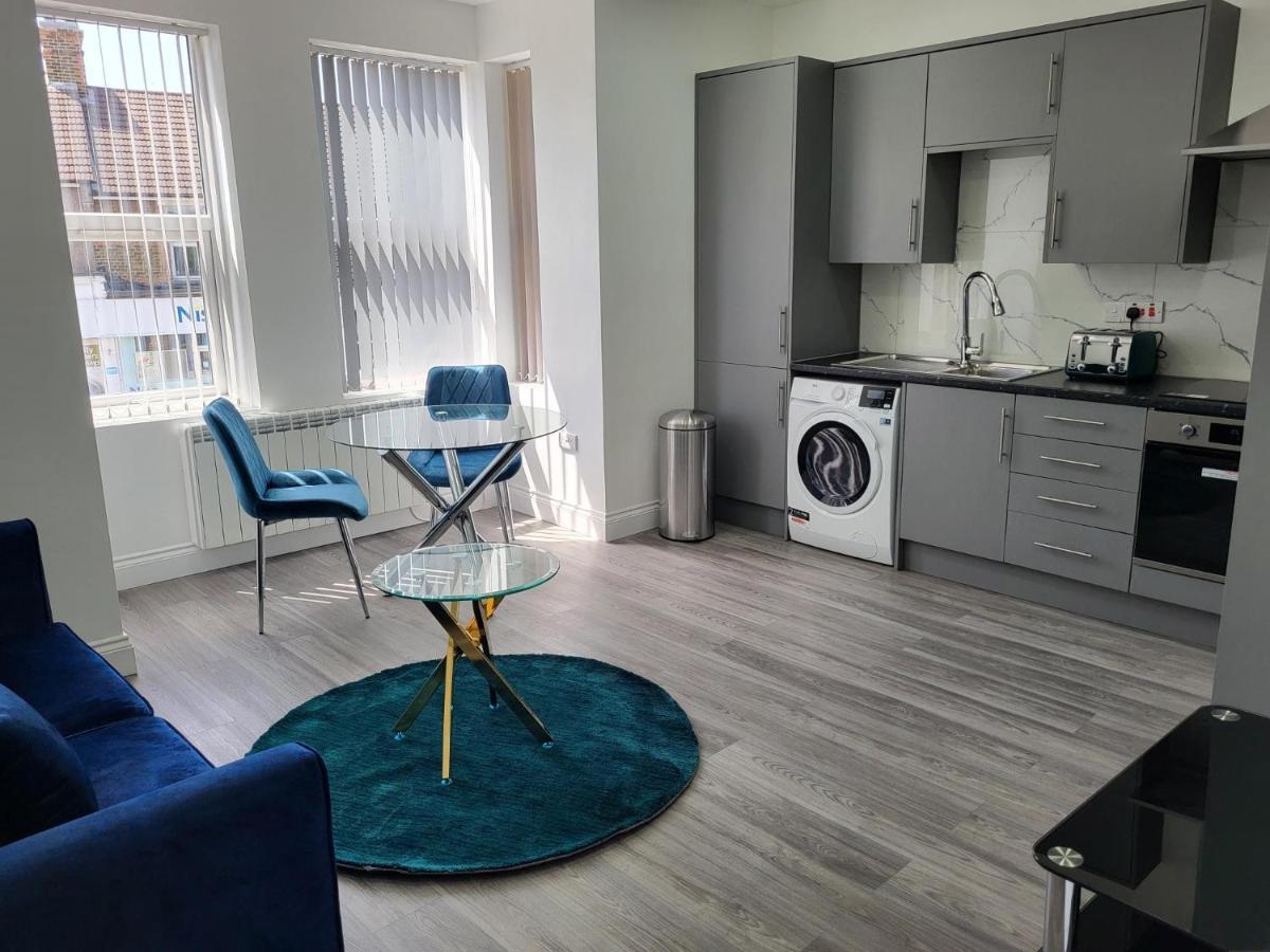 1 Bed Flat, Airport Pick, Drop Available Fibre Broadband, New, Washer Dryer, 10 Mins From City Centre Dartford Bagian luar foto