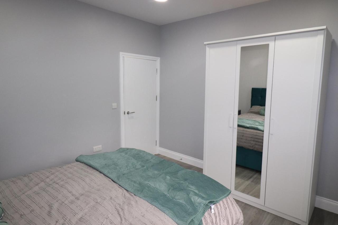 1 Bed Flat, Airport Pick, Drop Available Fibre Broadband, New, Washer Dryer, 10 Mins From City Centre Dartford Bagian luar foto