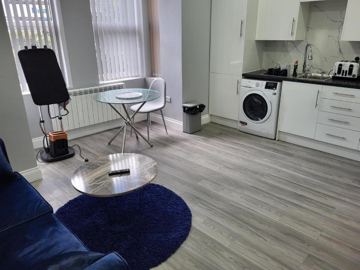 1 Bed Flat, Airport Pick, Drop Available Fibre Broadband, New, Washer Dryer, 10 Mins From City Centre Dartford Bagian luar foto