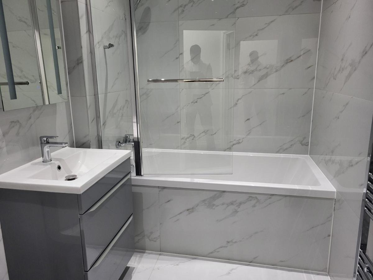 1 Bed Flat, Airport Pick, Drop Available Fibre Broadband, New, Washer Dryer, 10 Mins From City Centre Dartford Bagian luar foto